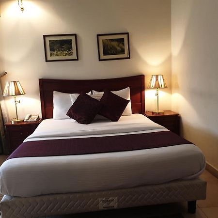 Three Arms Hotel Lagos Bagian luar foto