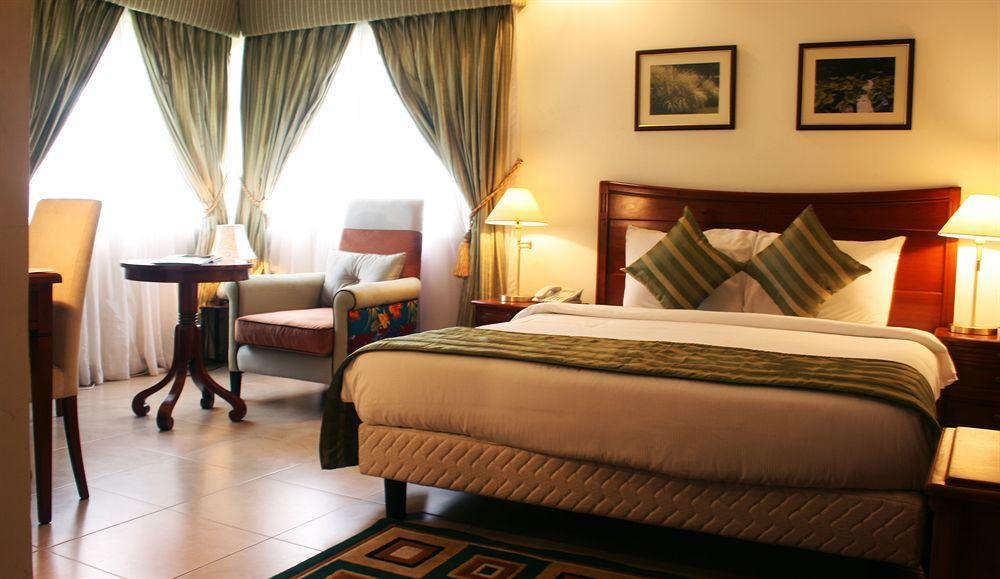 Three Arms Hotel Lagos Bagian luar foto