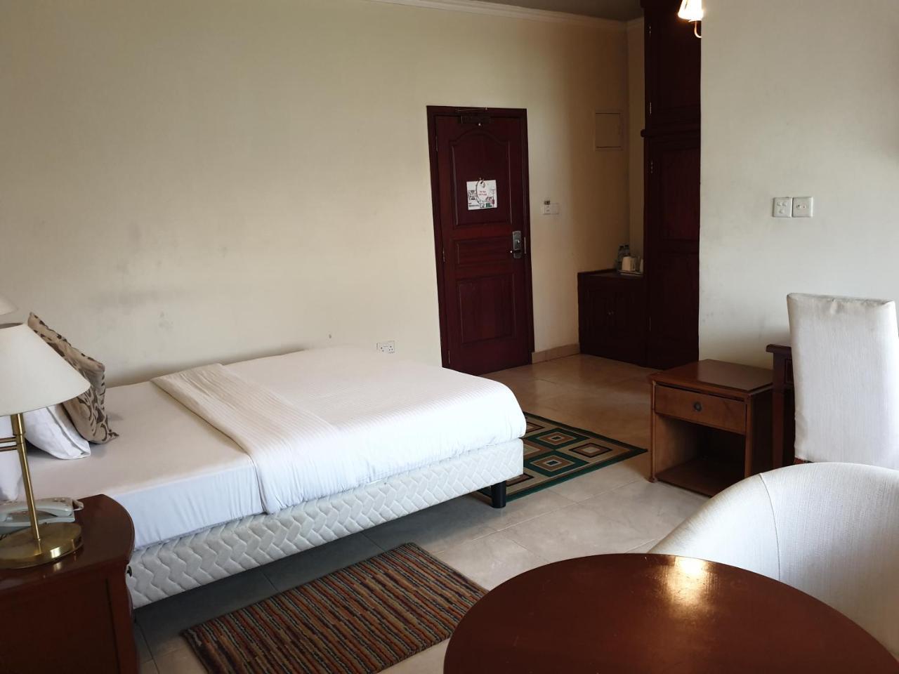 Three Arms Hotel Lagos Bagian luar foto