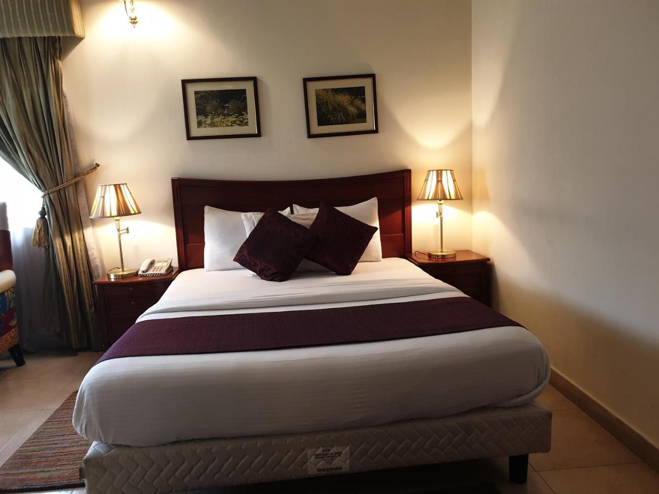 Three Arms Hotel Lagos Bagian luar foto