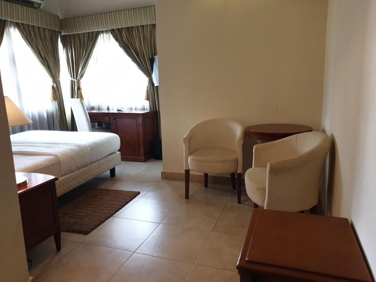 Three Arms Hotel Lagos Bagian luar foto