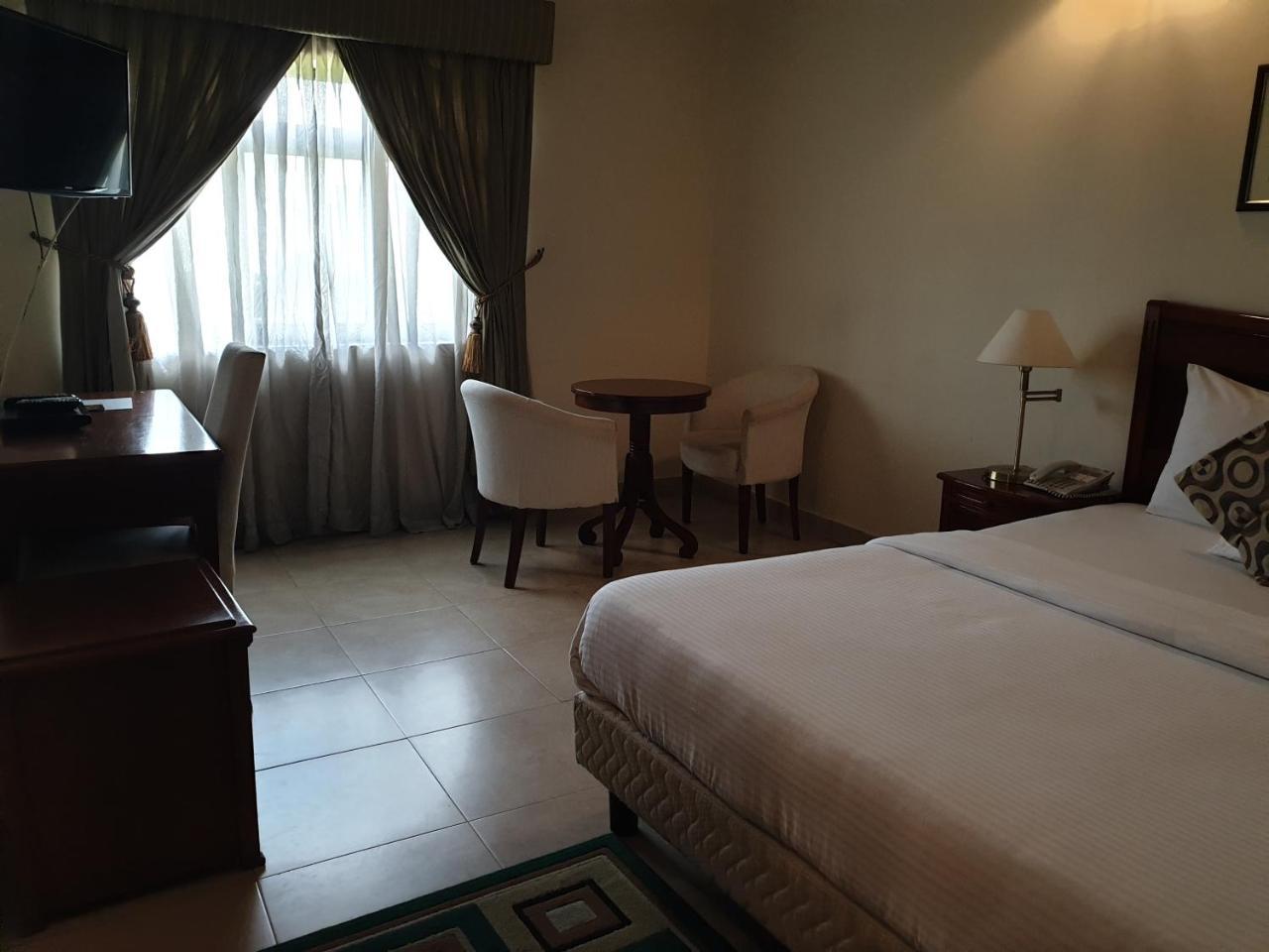 Three Arms Hotel Lagos Bagian luar foto