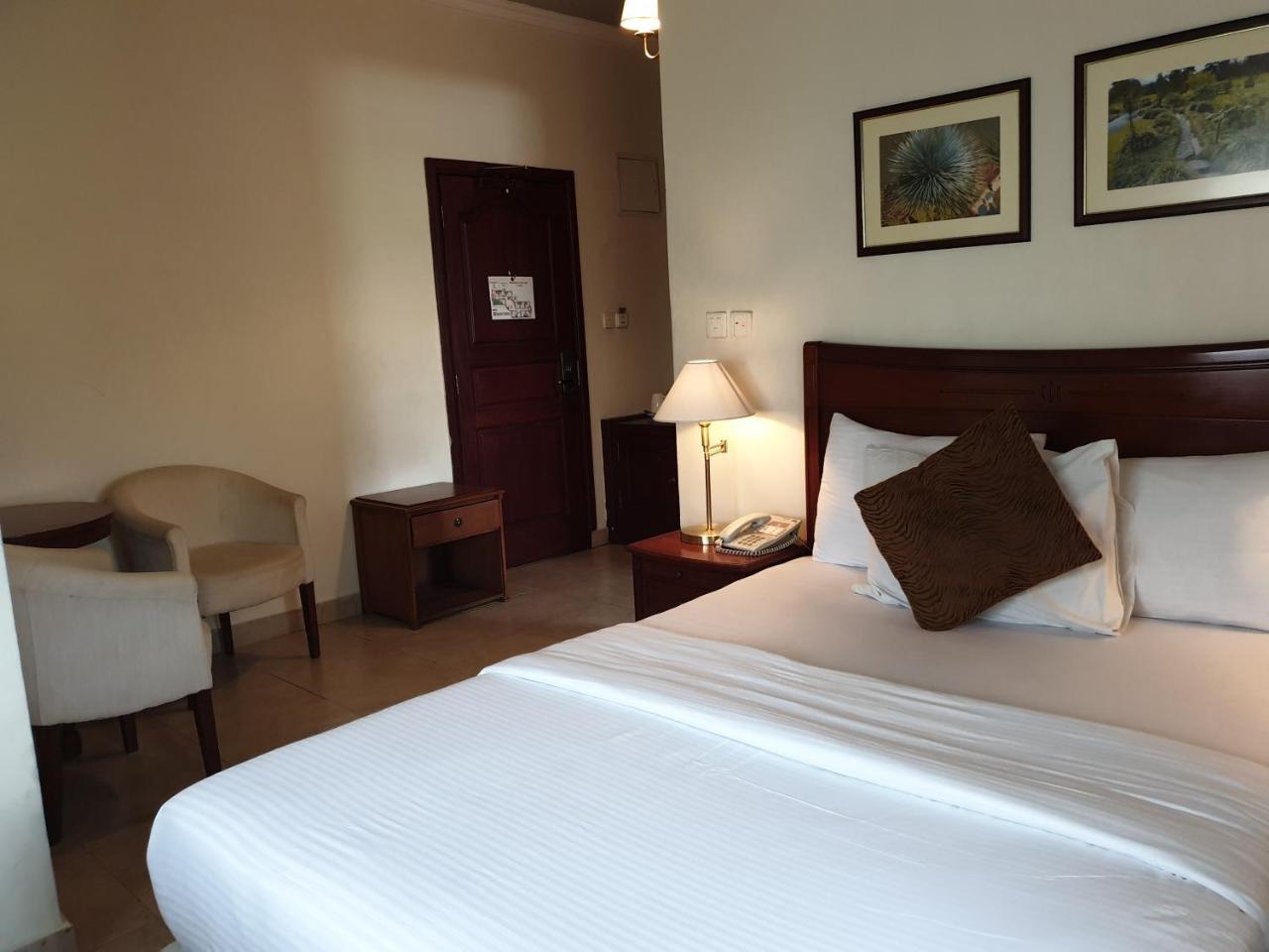 Three Arms Hotel Lagos Bagian luar foto