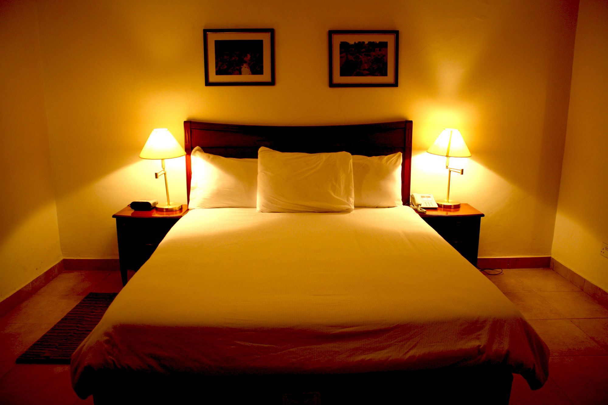 Three Arms Hotel Lagos Bagian luar foto